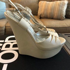 Bebe leather cream platform sandal size 7.5